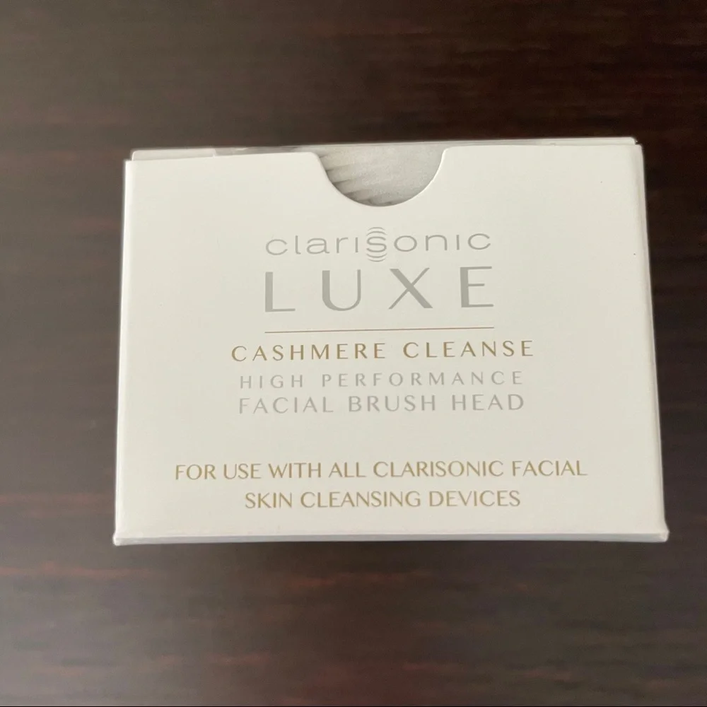 New Clarisonic Luxe Cashmere Cleanse Brush Head